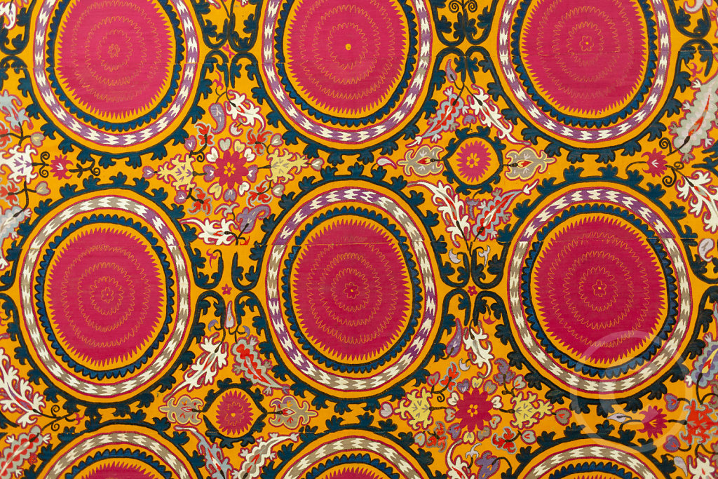 Carpet inside Amaliy Sanat Museum